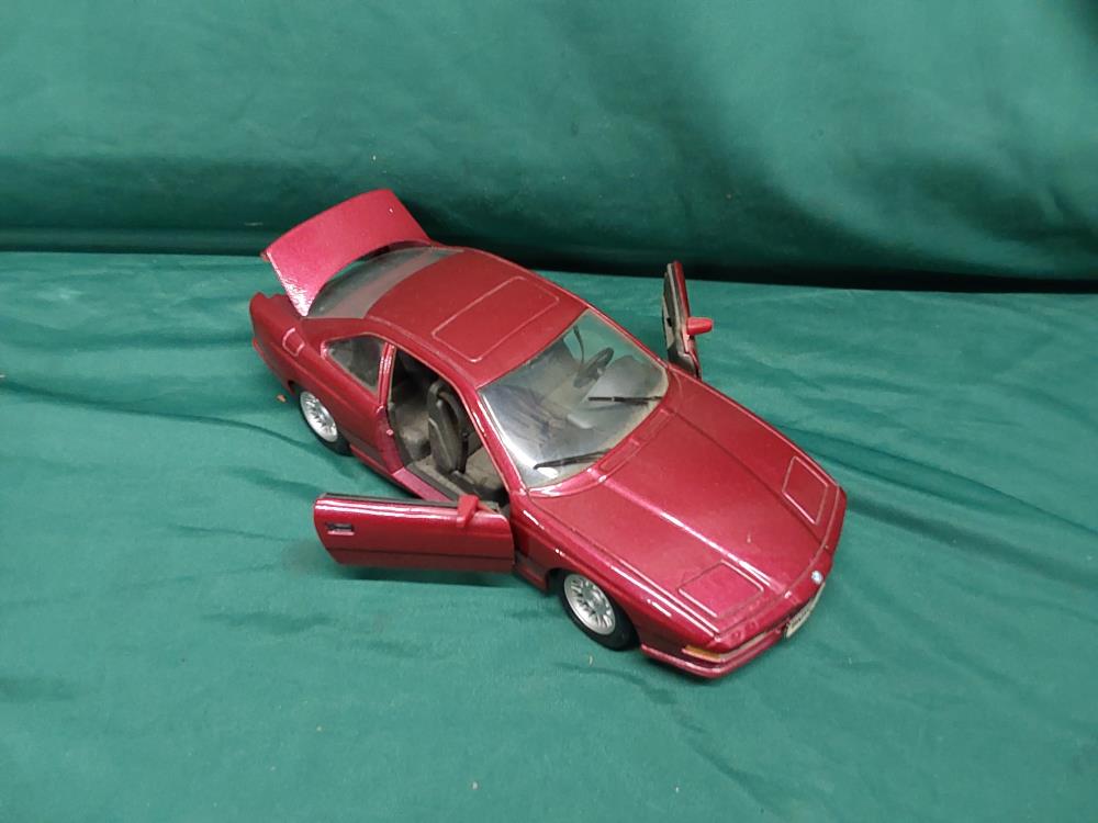 BMW 850I 1/18 MAISTO