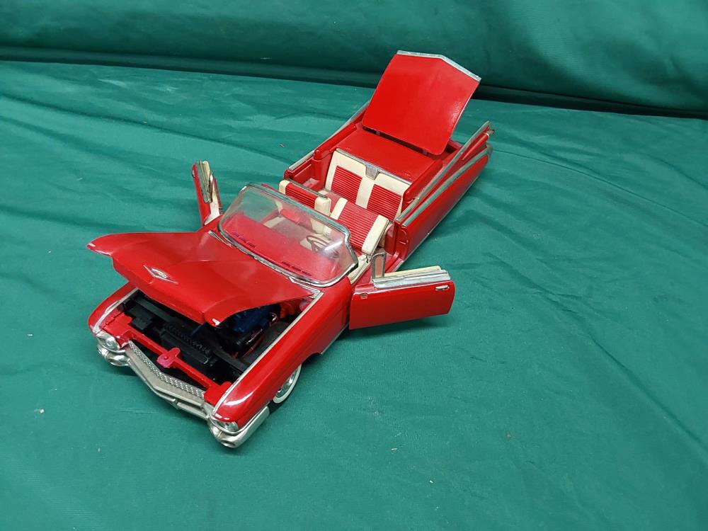 CADILLAC ELDORADO BIARRITZ 1959 1/18 MAISTO
