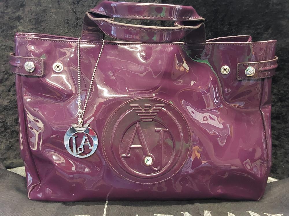 SAC A MAIN VIOLET BRILLANT ARMANI JEANS GM