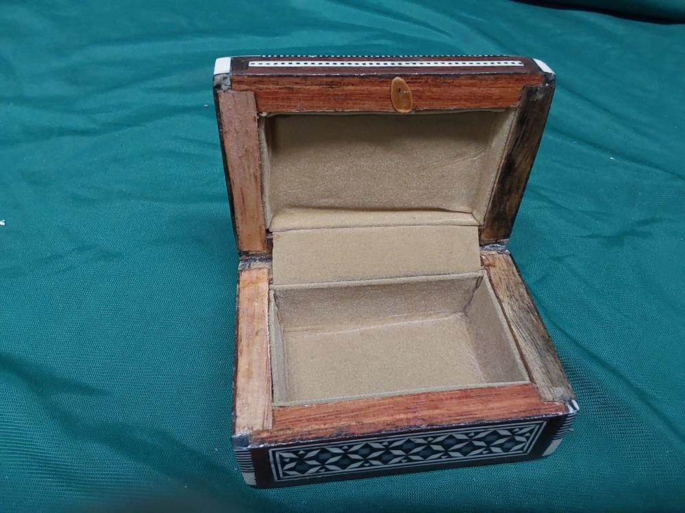 BOITE A BIJOUX EN BOIS