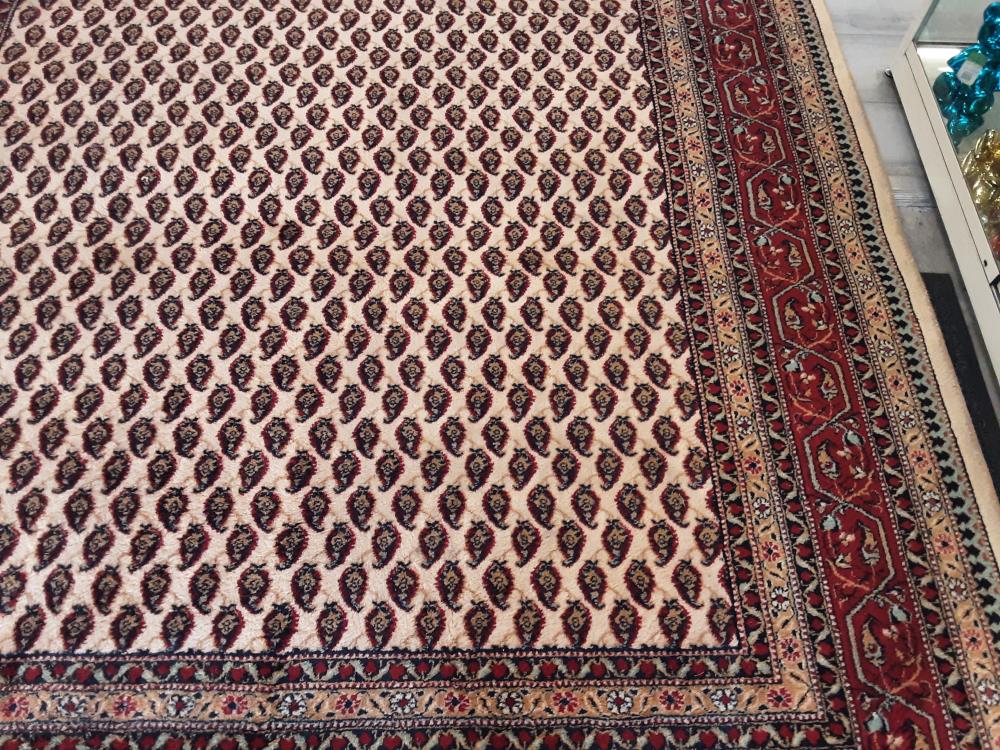 TAPIS TONS ROUGE ET CREME 195 X 295