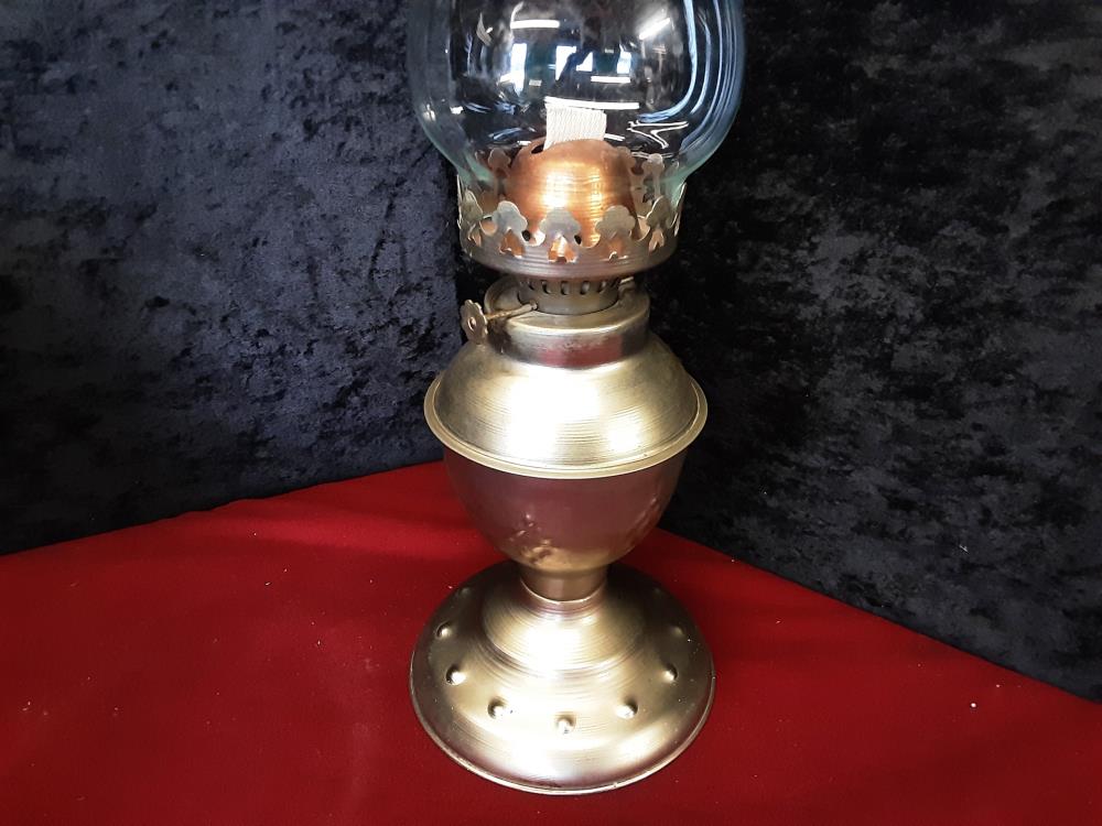 LAMPE A PETROLE AVEC VERRE