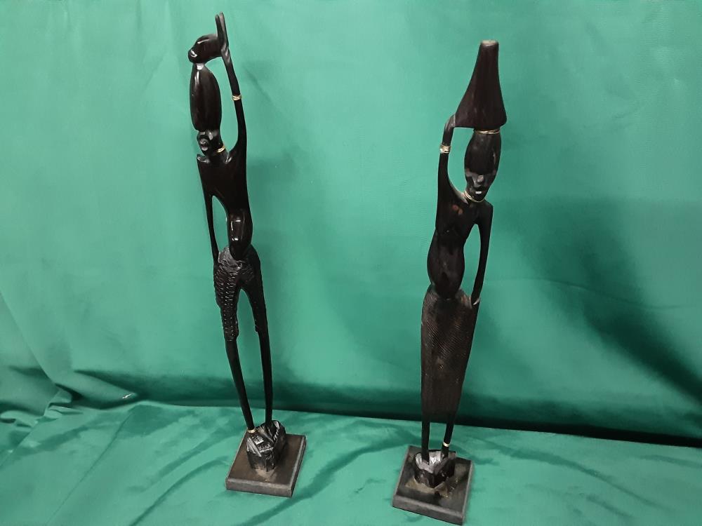STATUETTE EN BOIS AFRICAINE H.44CM