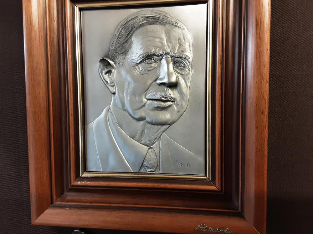 TABLEAU GÉNÉRAL DE GAULLE EN ETAIN 20X25CM
