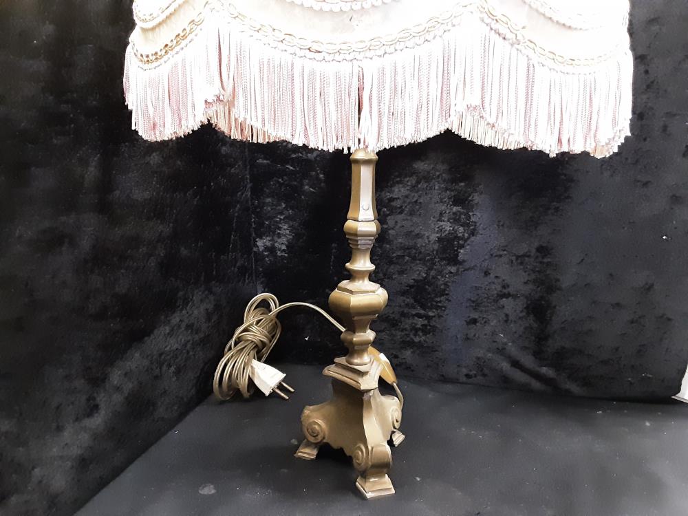 LAMPE A POSER TRIPODE
