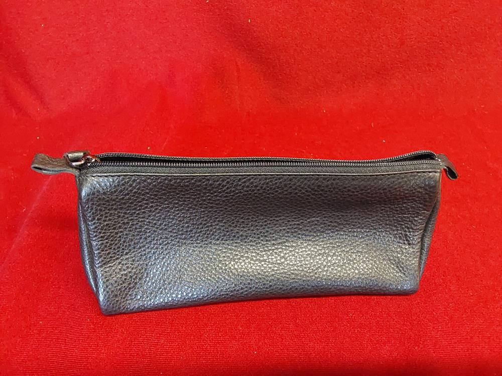 TROUSSE 20 À STYLO CUIR GRAINÉ NOIR