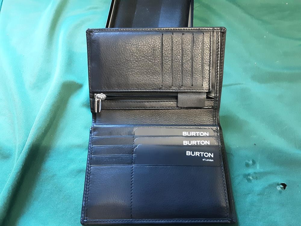PORTEFEUILLE 27 CUIR NOIR BURTON