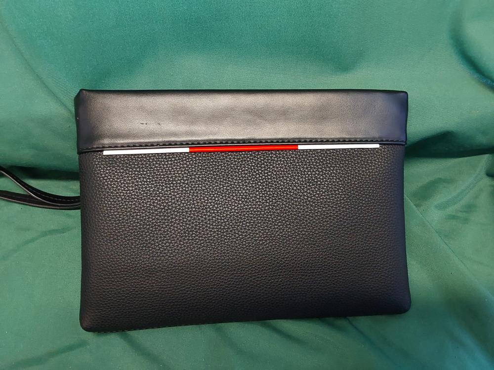 POCHETTE 38 LISERET BLANC ET ROUGE