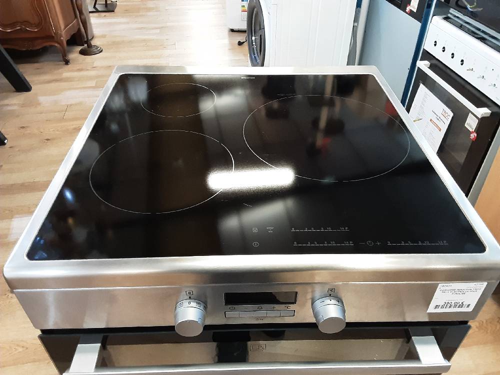 CUISINIÈRE INDUCTION TROIS FEUX ELECTROLUX FOUR PYROLISE