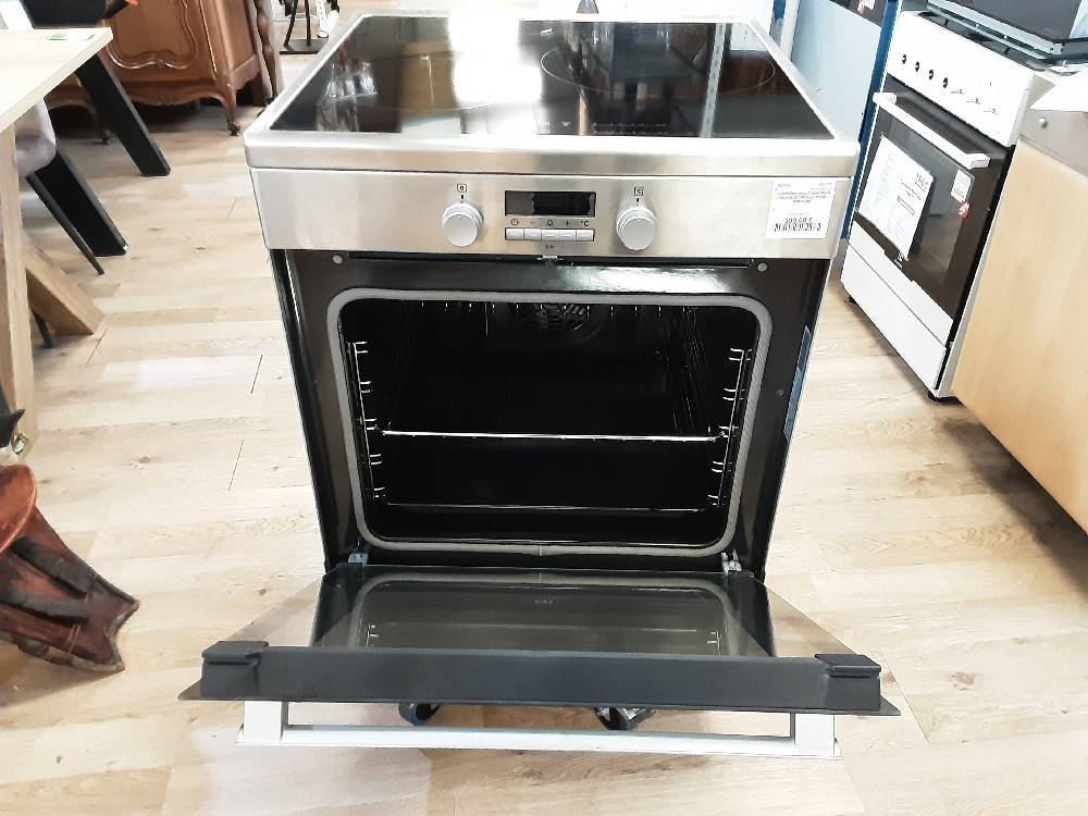 CUISINIÈRE INDUCTION TROIS FEUX ELECTROLUX FOUR PYROLISE