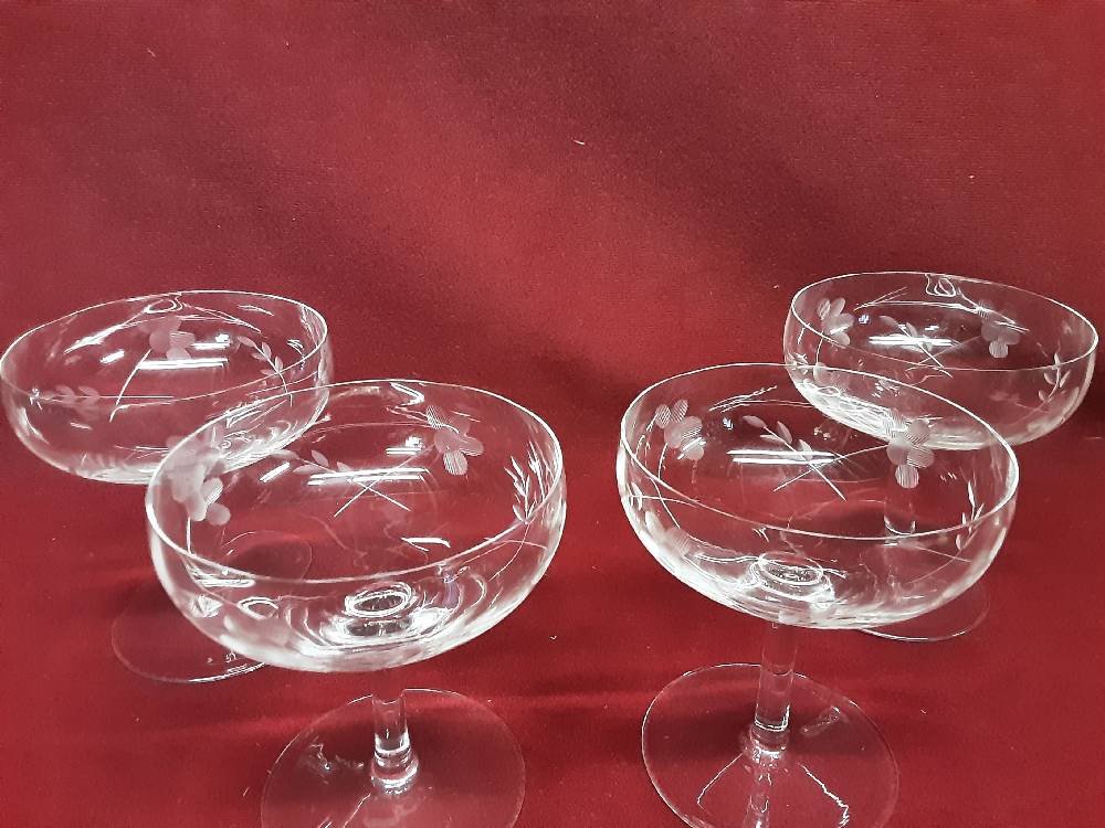 LOT DE 6 COUPES A CHAMPAGNE CISSELÉS