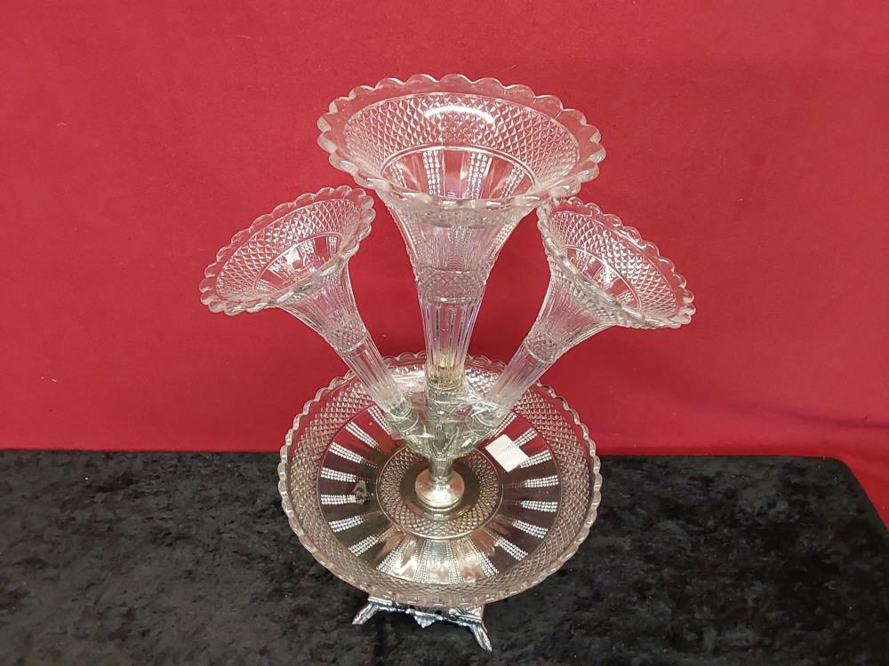 COUPELLE CENTRE DE TABLE VASES 3 TULIPES VERRE ET M.A