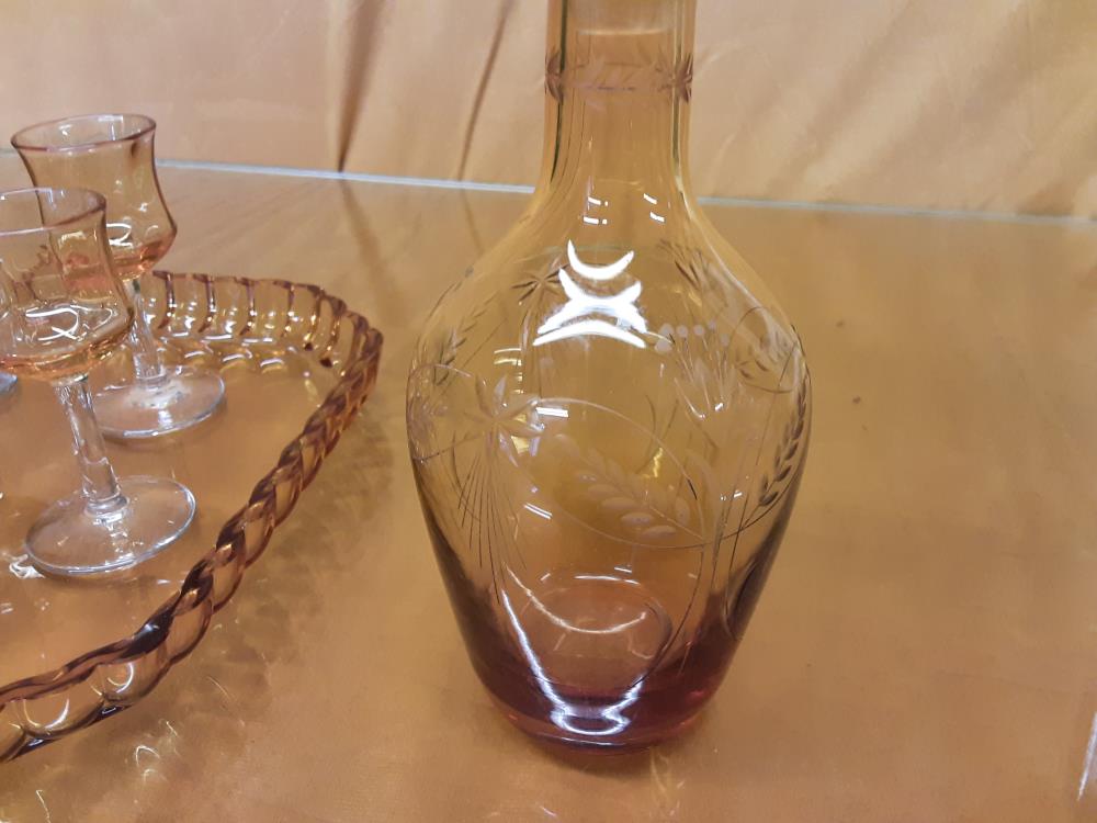 ENSEMBLE ALCOOL CARAFE + 6 VERRES + PLATEAU JAUNE