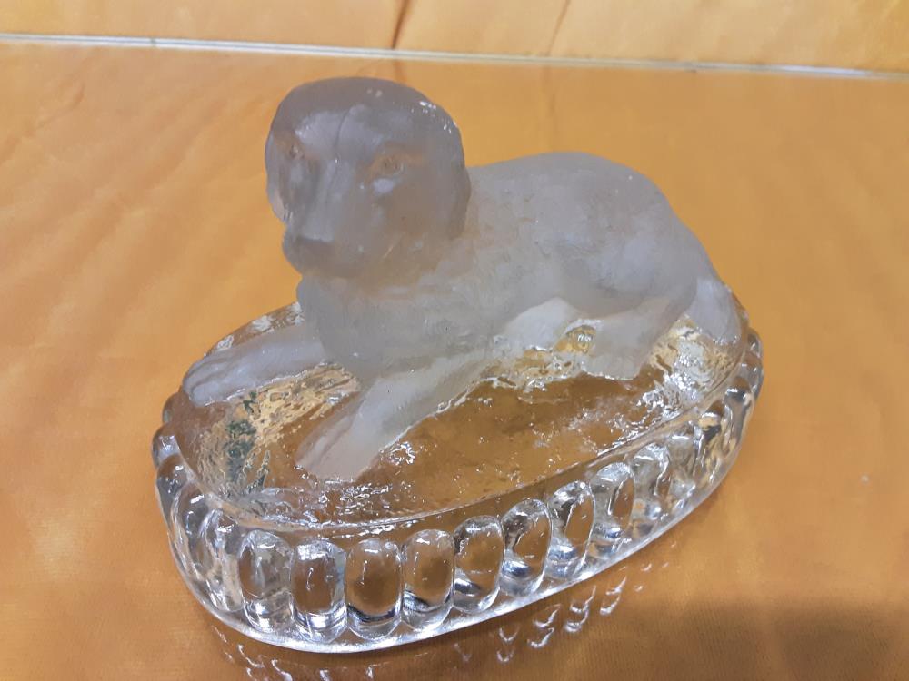 STATUETTE CHIEN DE VERRE