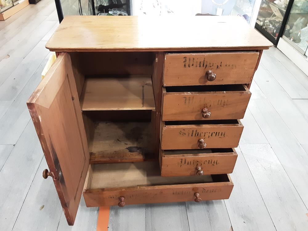 MEUBLE D’ATELIER EN PIN