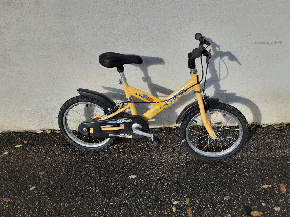 VELO ENFANT FENNEC JAUNE ET NOIR 16 POUCES