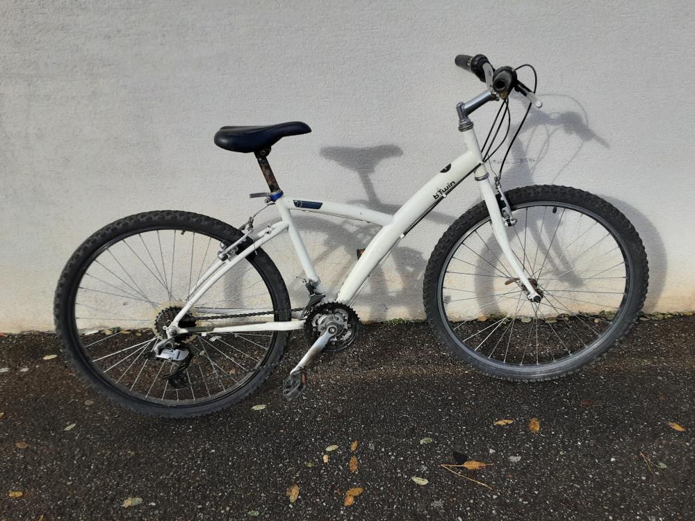 VTT BTWIN BLANC 26 POUCES