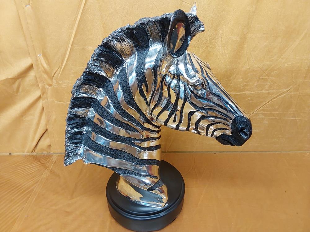 TETE DE ZEBREARGENTÉ ET NOIR HAUT 43CM