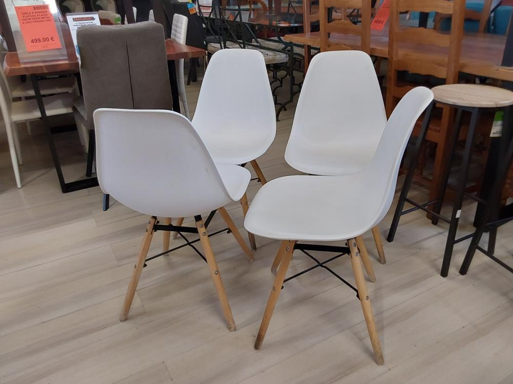 LOT DE 4 CHAISES PVC BLANC PIED BOIS