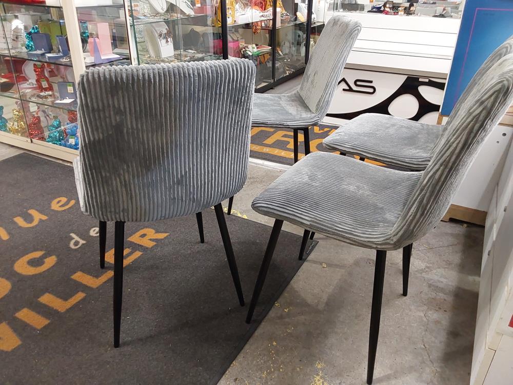 LOT 4 CHAISES VELOURS GRIS PIEDS NOIRS