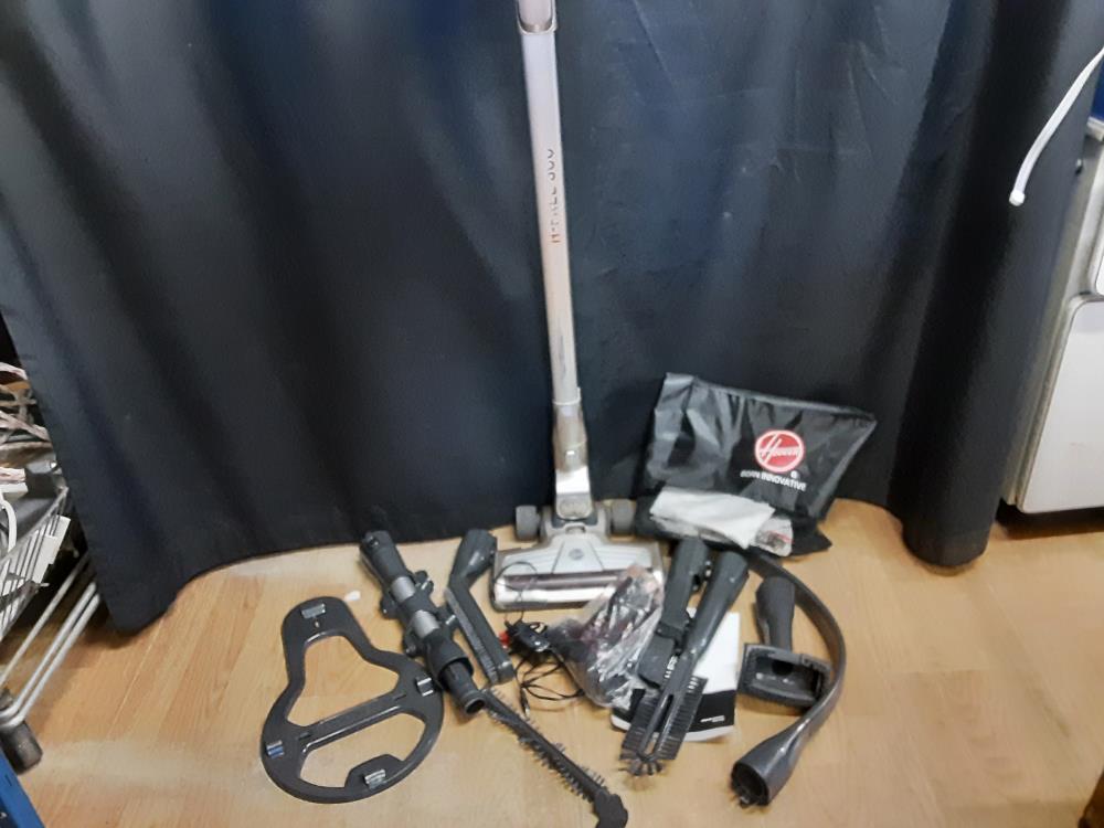 ASPIRATEUR BALAI HOOVER H-FREE 800 + ACCESSOIRES