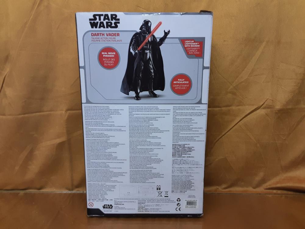 FIGURINE VOCALE ARTICULÉE DARK VADOR