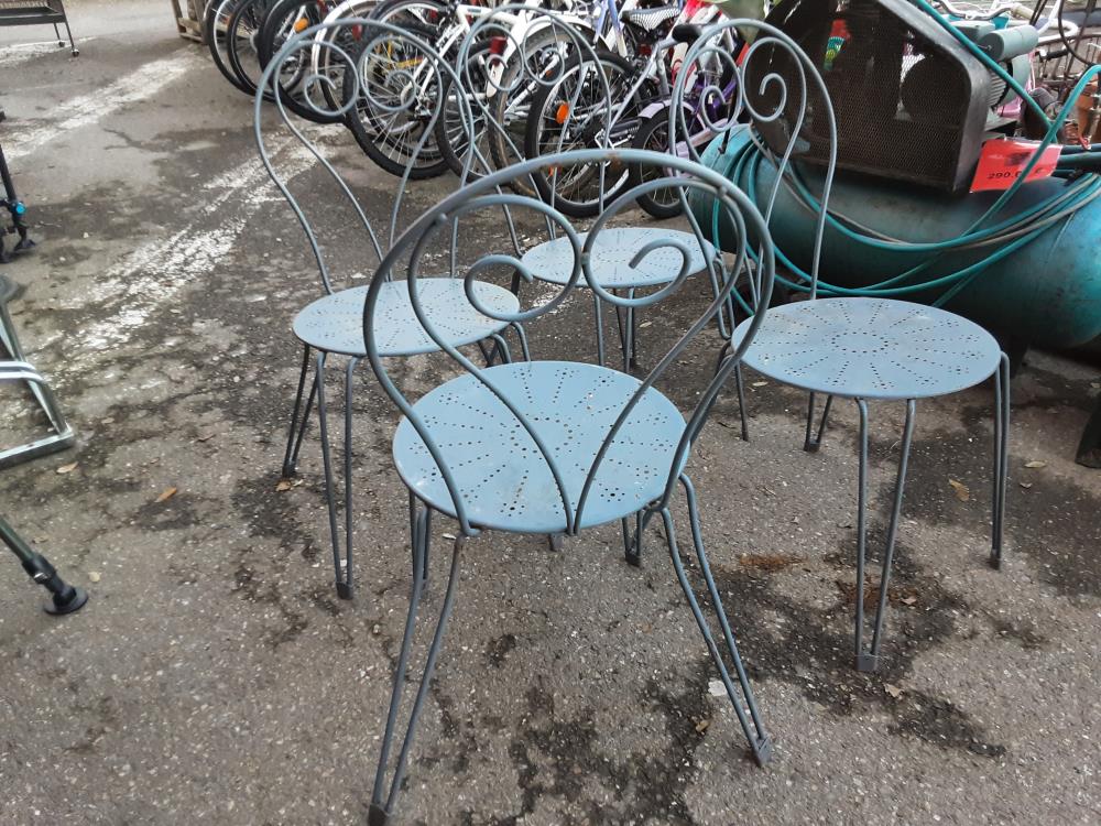 LOT 4 CHAISES DE JARDIN EN METAL GRIS