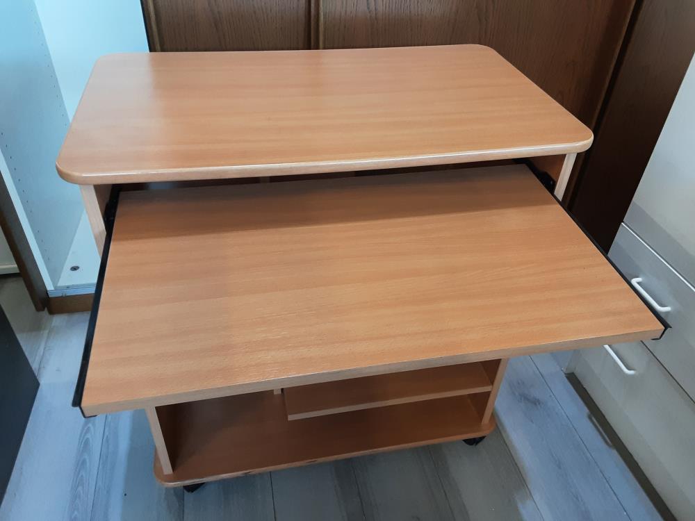 BUREAU POUR ORDINATEUR SUR ROULETTE