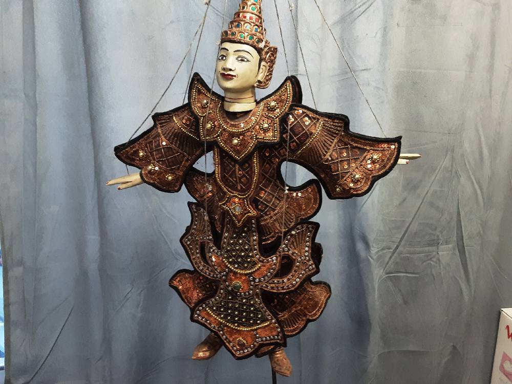 MARIONNETTE DE BIRMANIE SUR SUPPORT METAL