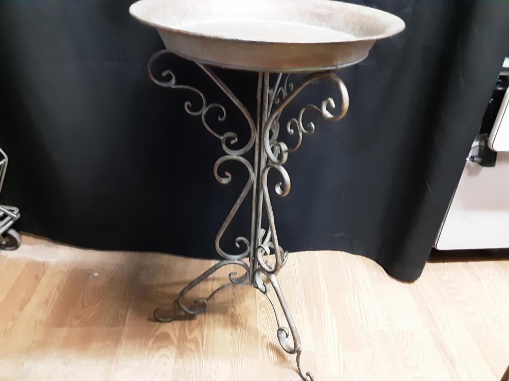 ABREUVOIR A OISEAUX EN METAL VERT (TZ-23)