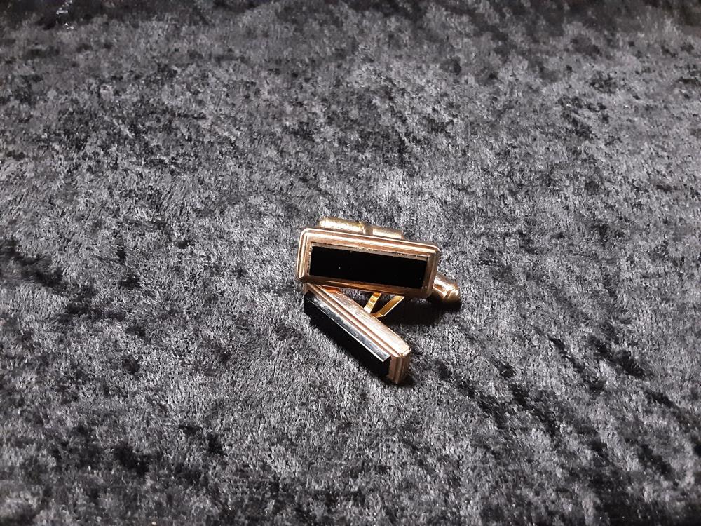 BOUTONS DE MANCHETTES