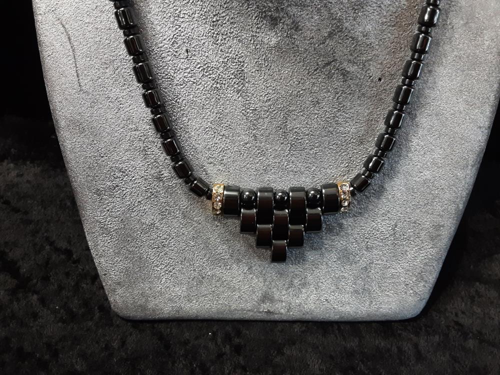 COLLIER PERLES HEMATITES