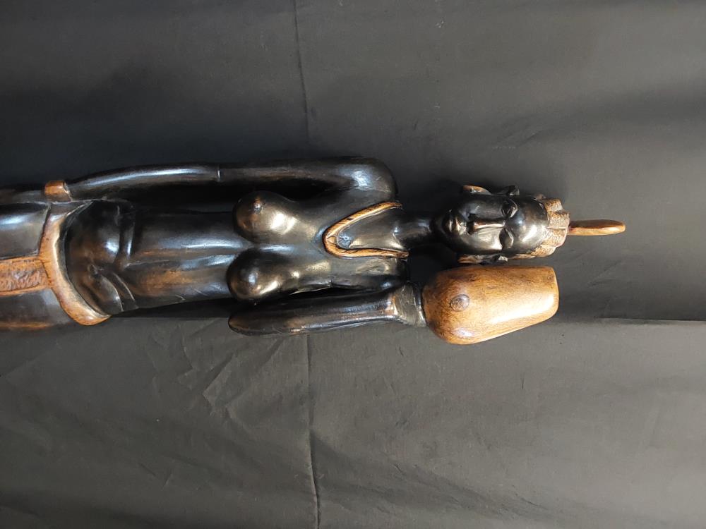 STATUE AFRICAINE EN EBENE 148CM DE HAUTEUR