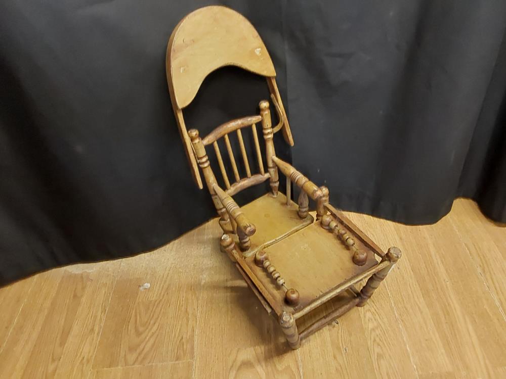 CHAISE HAUTE DE POUPEE EN BOIS