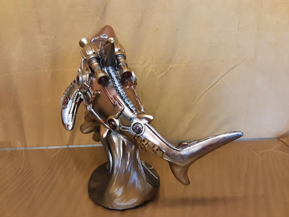 REQUIN SUR VAGUE MÉCANIQUE (SP-58)