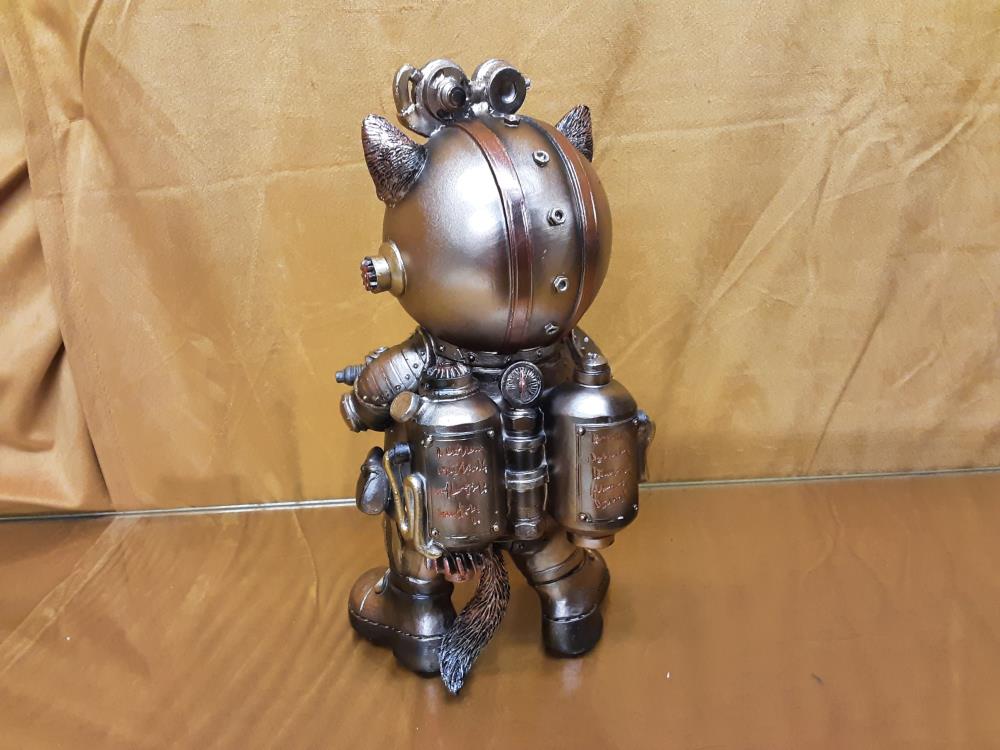 CHAT ASTRONAUTE H.22.9CM (SP-73)