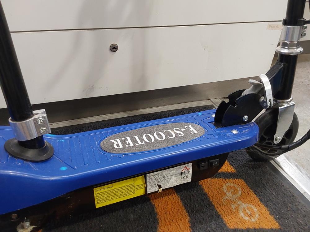 TROTINETTE ELECTRIQUE BLEUE PLIABLE E-SCOOTER