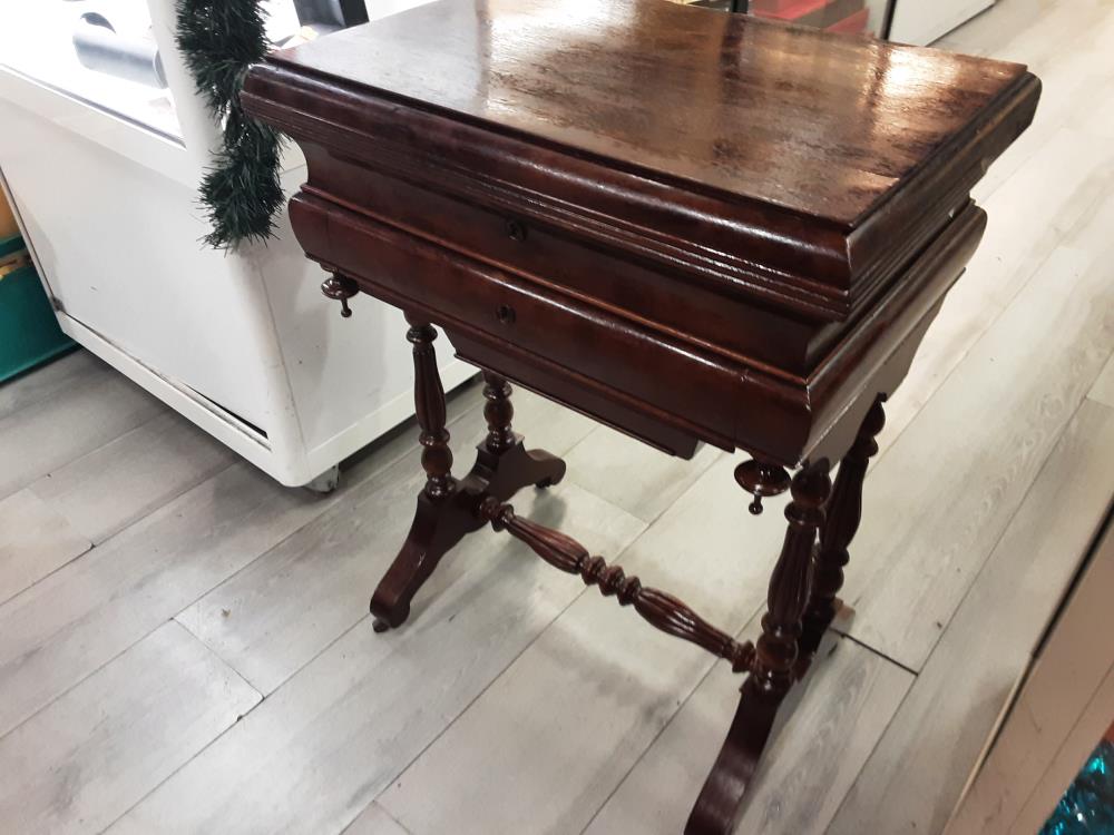 TRAVAILLEUSE 1 TIROIR