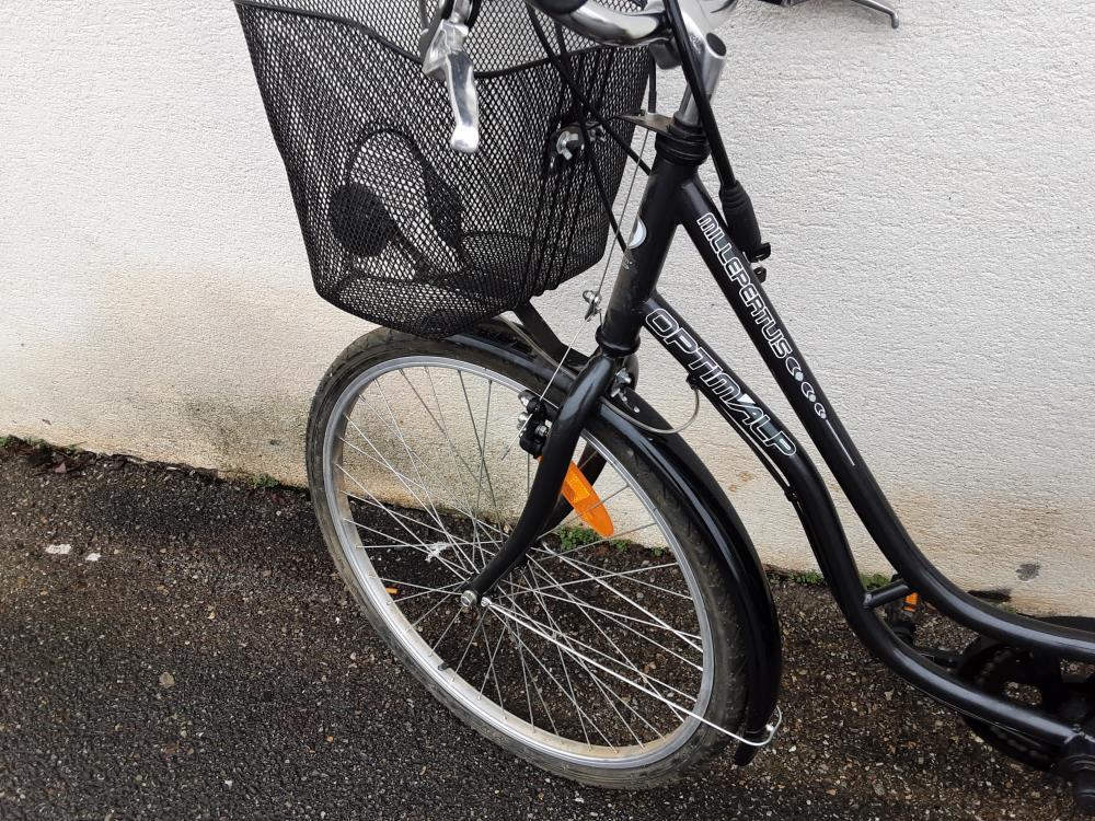 VELO DE VILLE POUR DAME - NOIR AVEC PANIER OPTIMAL 263 - 26 POUCES