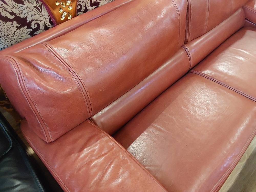 CANAPÉ EN CUIR BRUN