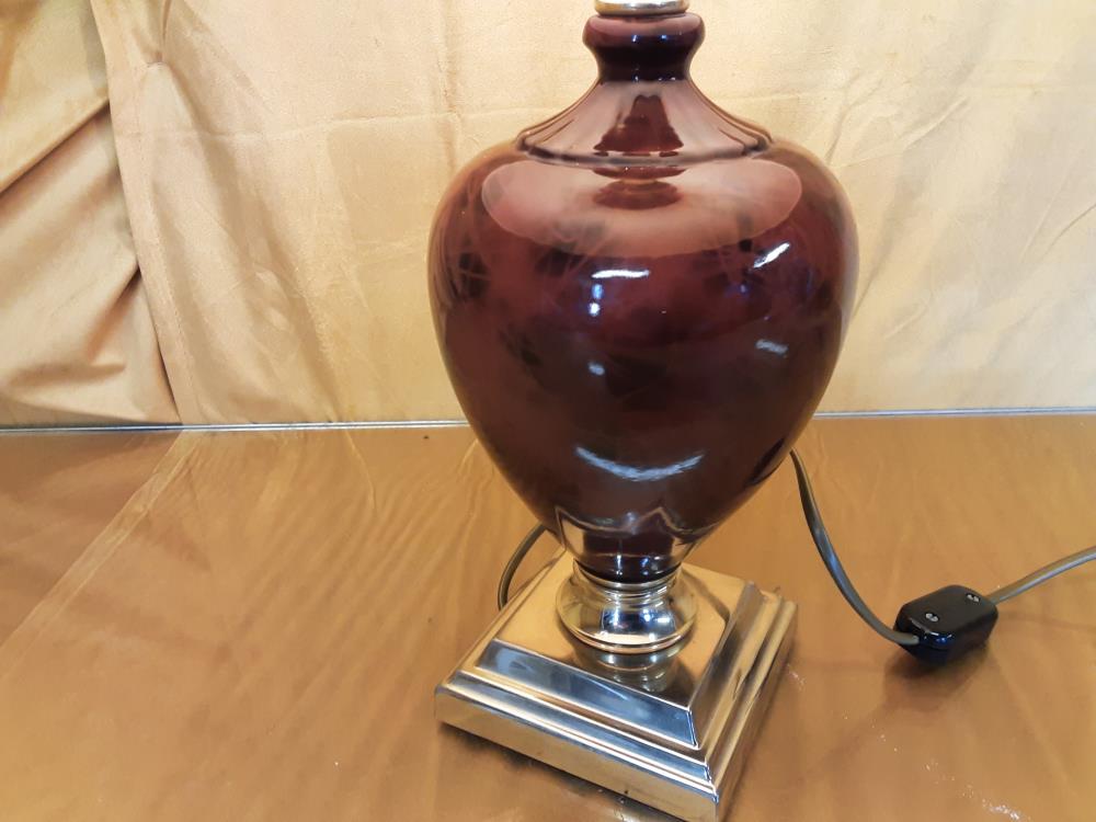 LAMPE DE SALON A POSER PIED PORCELAINE BRUN ET LAITON ABAT JOUR BEIGE