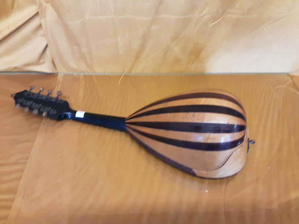 MANDOLINE DE DECORATION