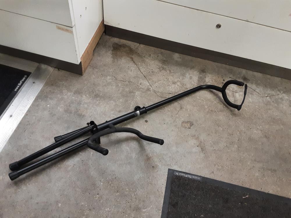 SUPPORT 1 GUITARE METAL