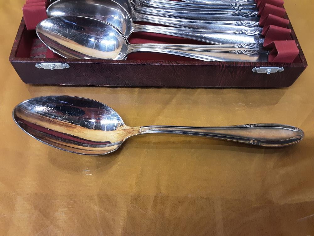 LOT DE 12 CUILLERES M.A DEETJEN