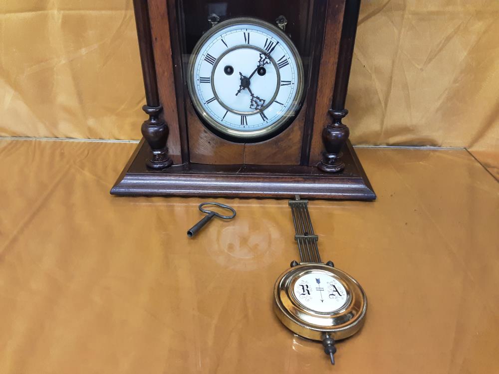 HORLOGE MURALE À RESTAURER