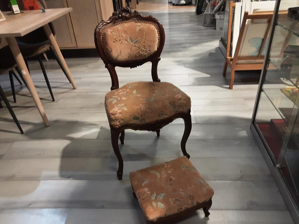 CHAISE + REPOSE PIED LOUIS XV