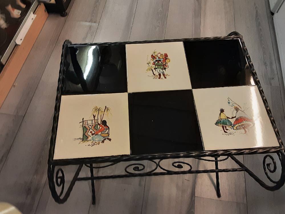 TABLETTE FER FORGE CARRELAGE NOIR ET BLANC PORTE REVUE