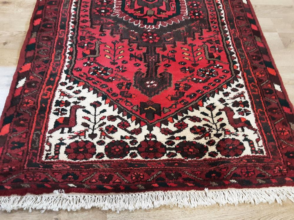 TAPIS ROUGE ET BEIGE A MOTIF EN LAINE 98X170