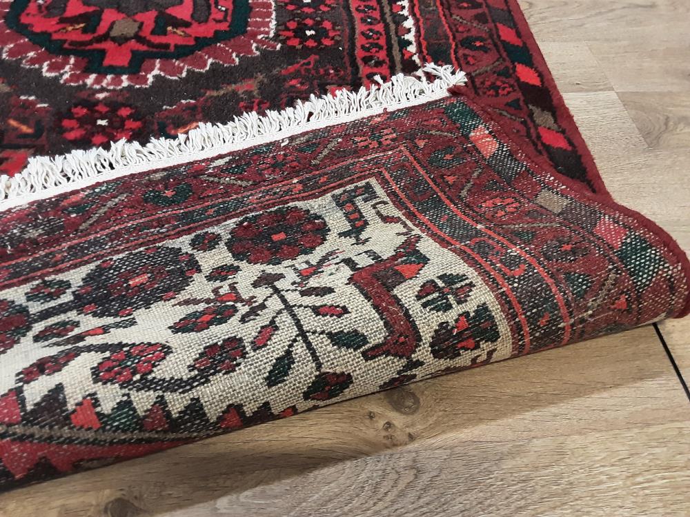 TAPIS ROUGE ET BEIGE A MOTIF EN LAINE 98X170