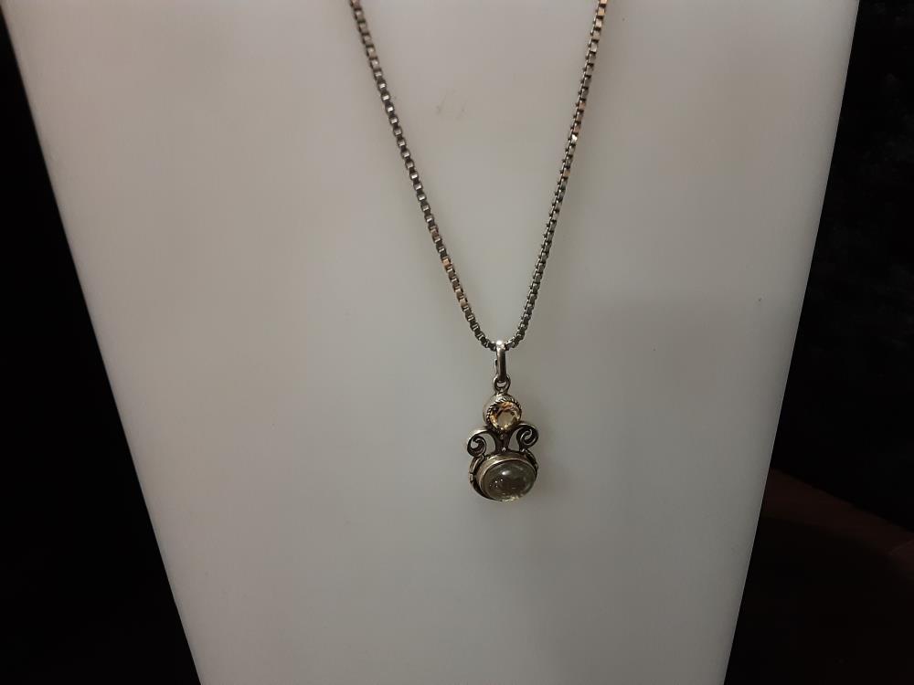 COLLIER EN ARGENT AVEC PENDENTIF